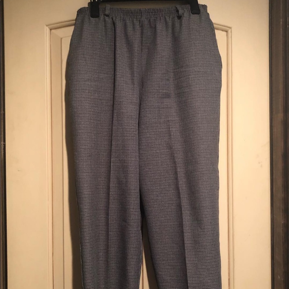 Alfred Dunner preppy elastic waste gray laid pants